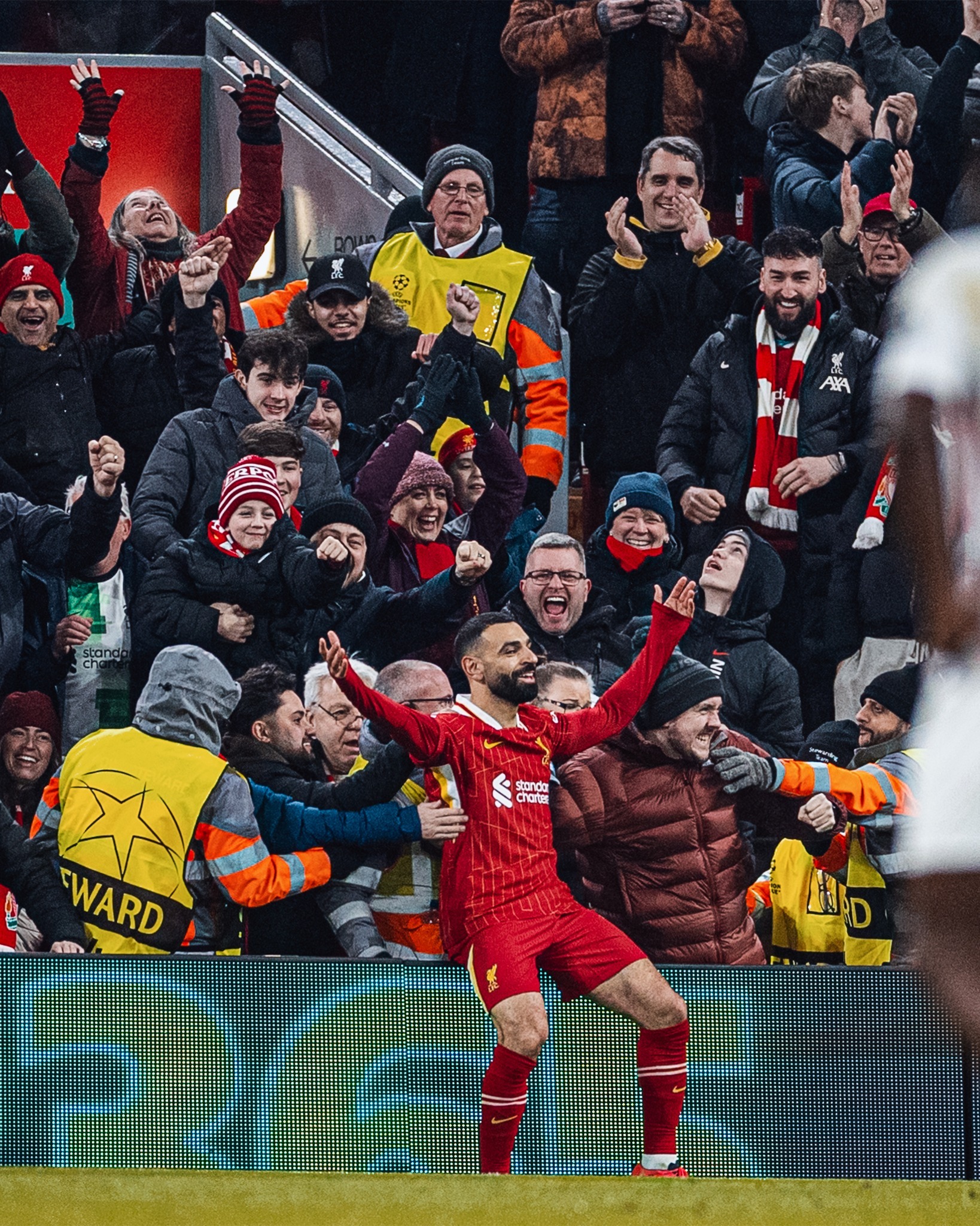 包含利物浦豪取首回合胜利，领先晋级欧冠决赛的词条