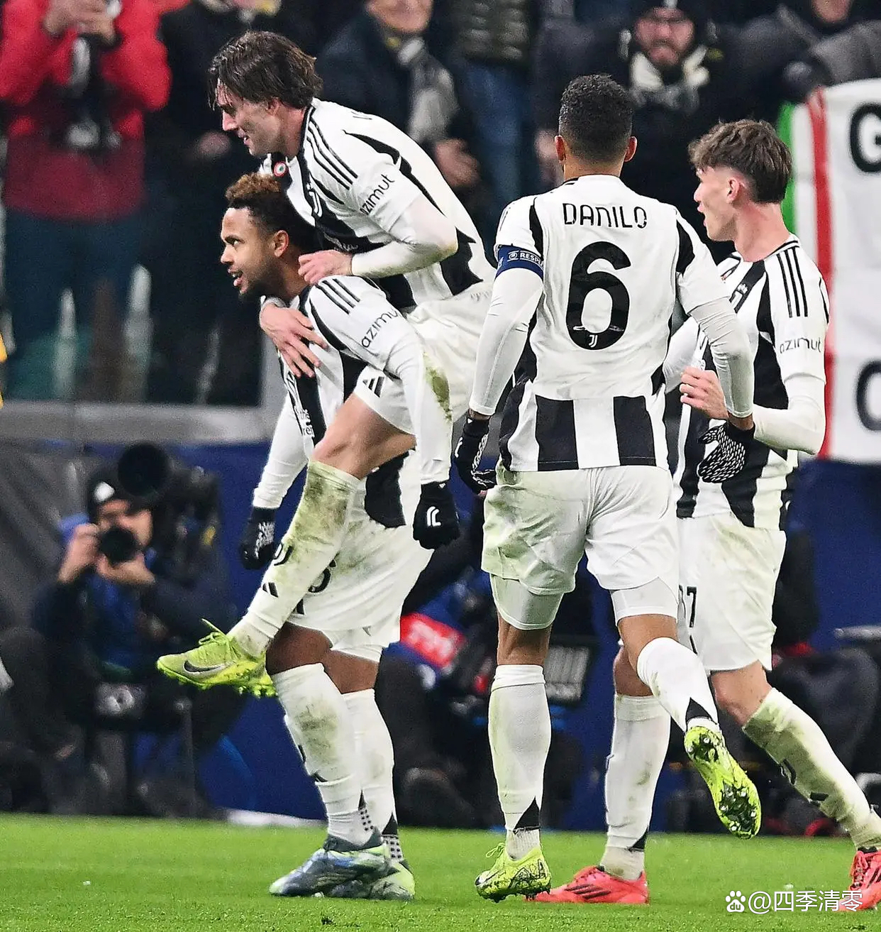 包含尤文图斯大胜，豪取欧冠六连胜的词条