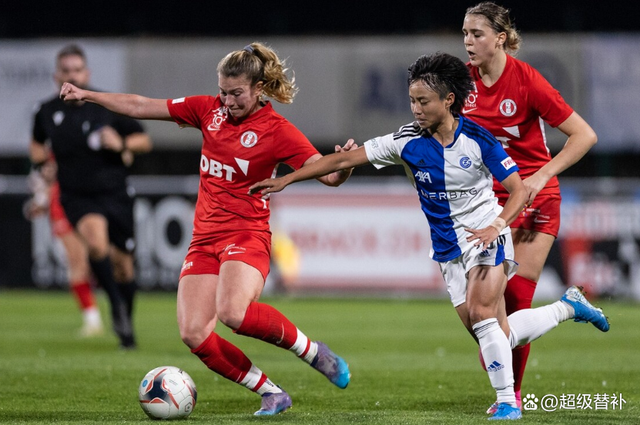 瑞士女足队在比赛中凭借实力获胜
