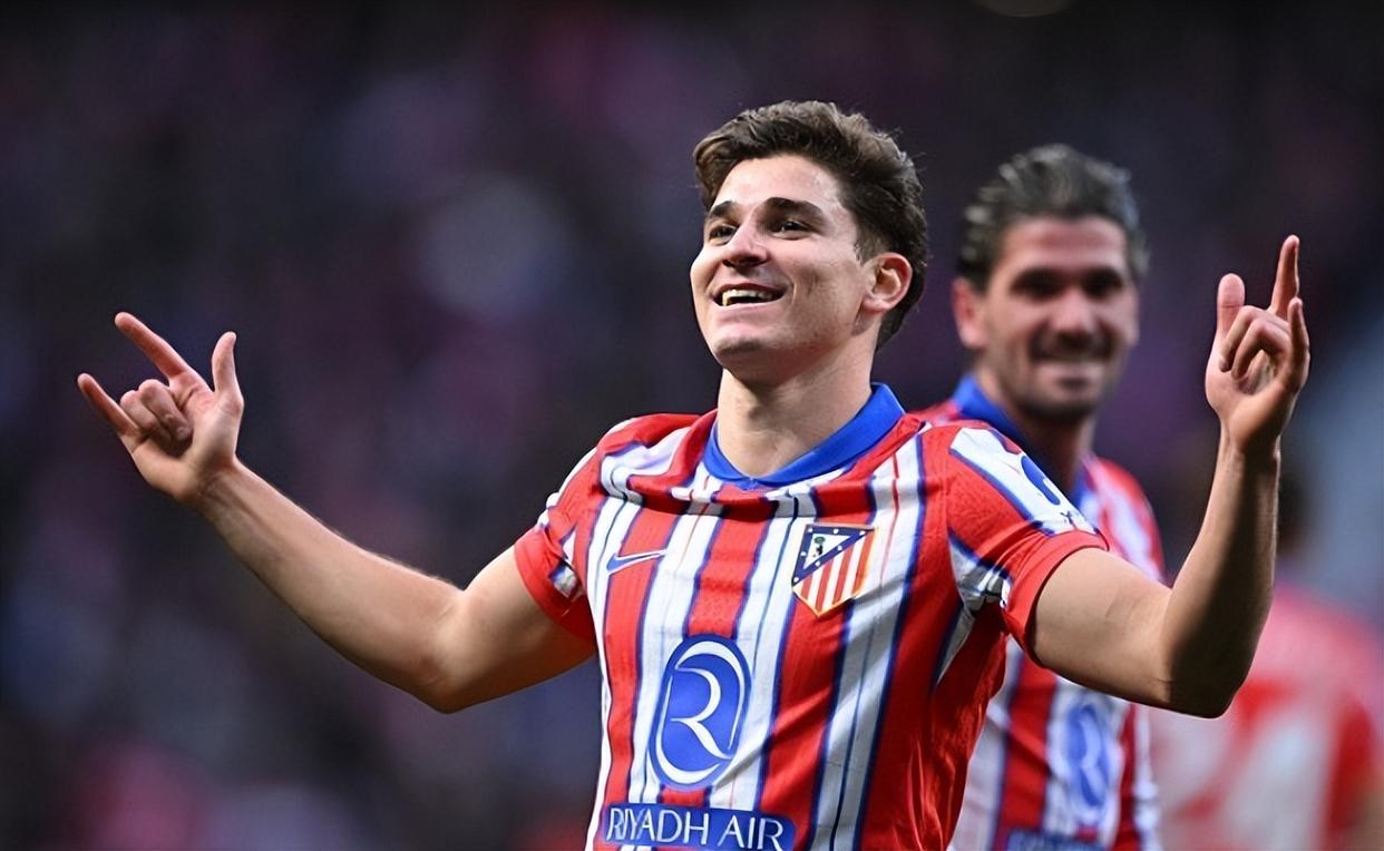 利物浦场边指挥情绪激动，马竞队员怒摔水瓶的简单介绍